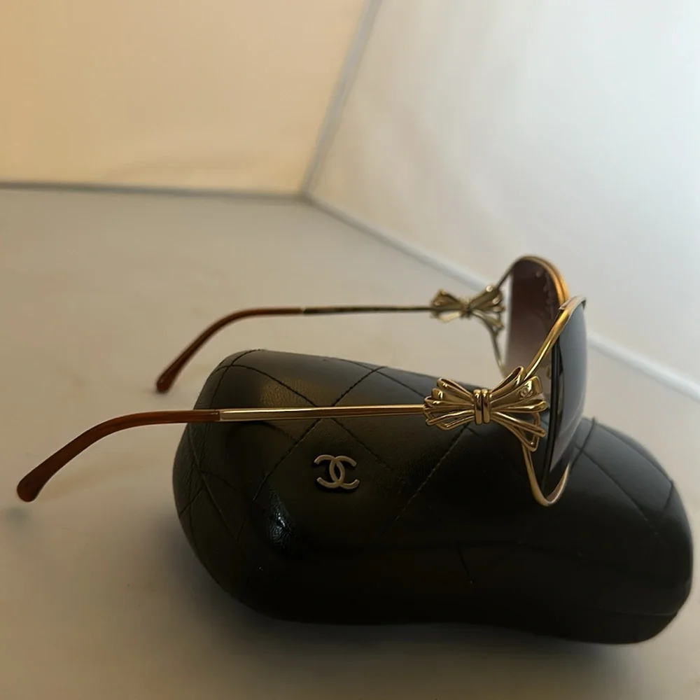 CHANEL Gold Frame Brown Lens Sunglasses with Black Case